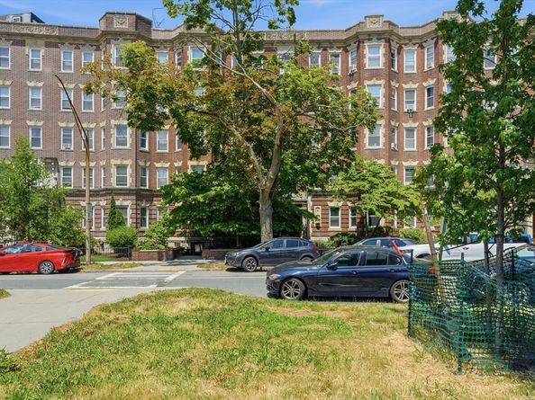 131 Park Drive 44, Boston MA 02215