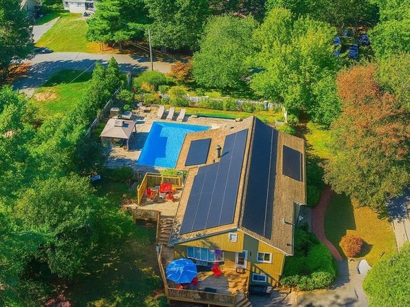 6 Gary Dr, Mattapoisett MA 02739