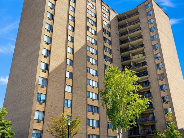 1025 Hancock St 2P, Quincy MA 02169