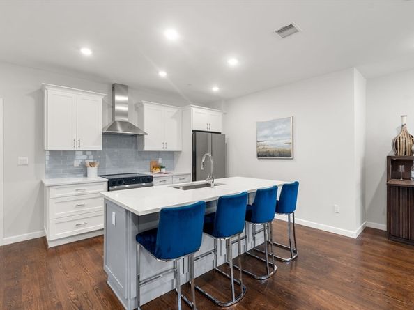 267 Old Colony 510, Boston MA 02127