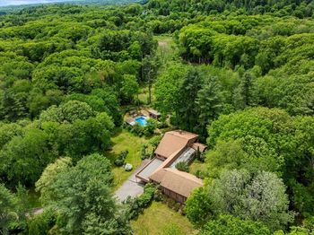 29 Pine Ridge Rd