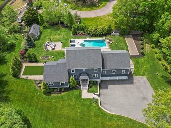 57 Candlewood Dr