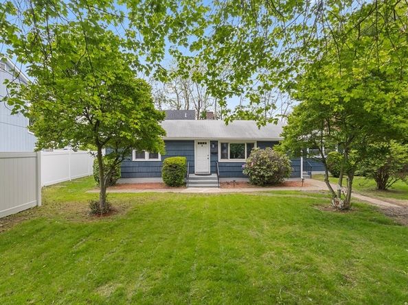 5 Phoenix St, Worcester MA 01604