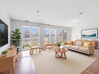 10 Ocean Ave