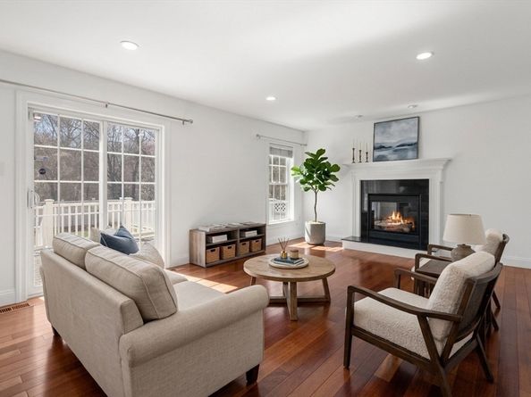 22 Westview Rd, Natick MA 01760