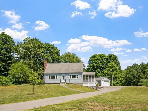 168 Washington St, Groveland MA 01834