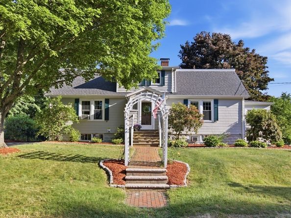79 Orange Street, Reading MA 01867