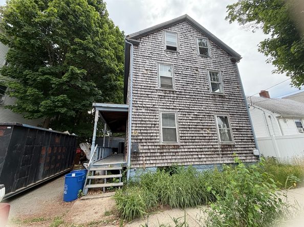 19 Swampscott Ave, Peabody MA 01961