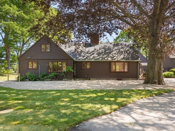69 Dolliver Neck Rd, Gloucester MA 01930