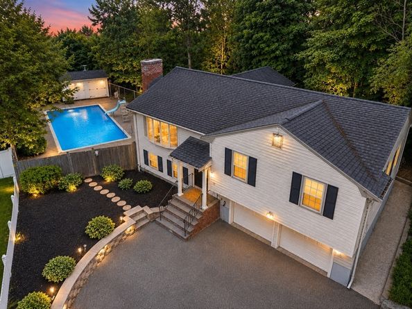 10 Richardson Cir, Saugus MA 01906