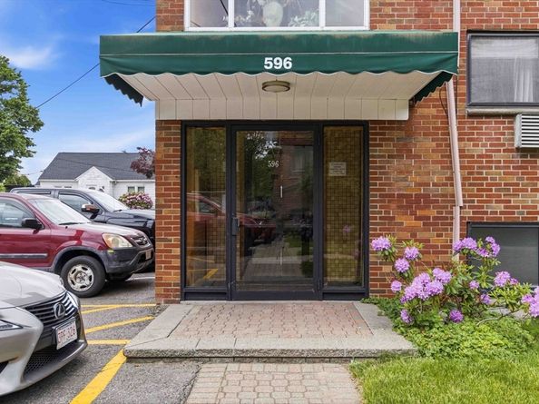 596 American Legion Hwy 3, Boston MA 02131