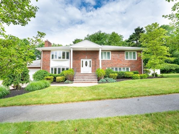 5 Albemarle Rd, Norwood MA 02062