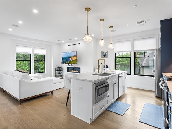 12 Bowdoin Ave 4, Boston MA 02121