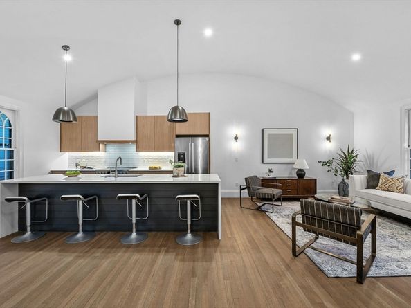 132 Elm Street 132, Marblehead MA 01945