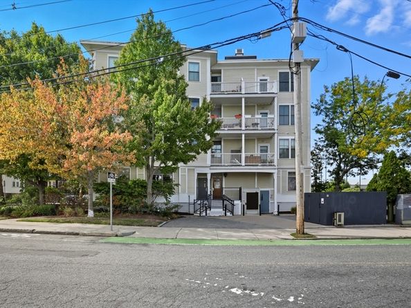 43 Park Street 18, Somerville MA 02143