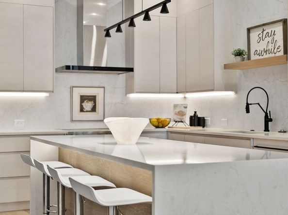 327 Alewife Brook Pkwy A, Somerville MA 02144