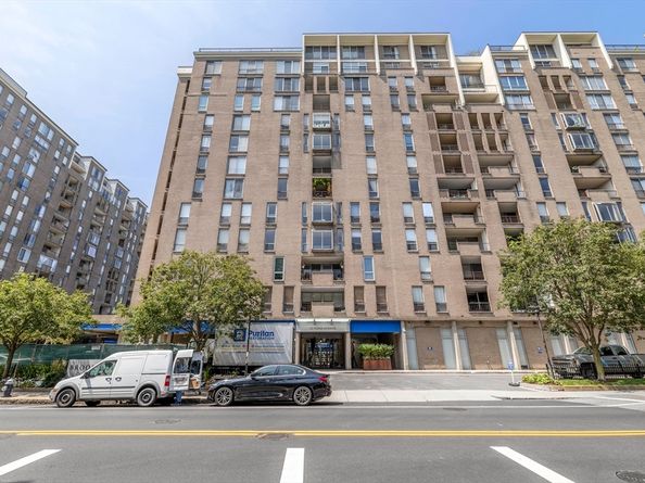 33 Pond Ave 919, Brookline MA 02445