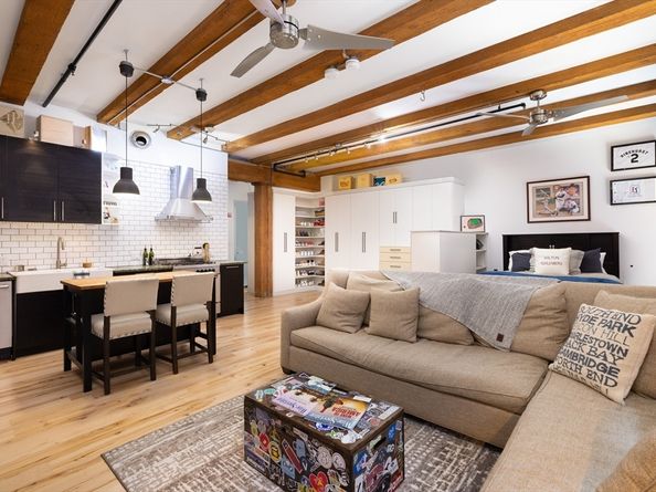 21 Wormwood St 310, Boston MA 02210