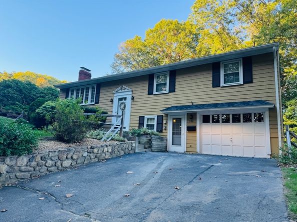 201 Prescott Rd, Northbridge MA 01588