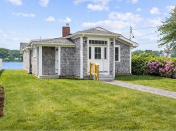 24 Cove St