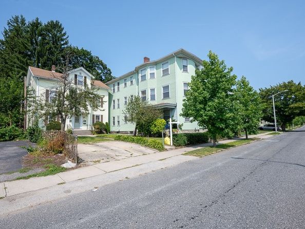 9-11 Dover St, Worcester MA 01609