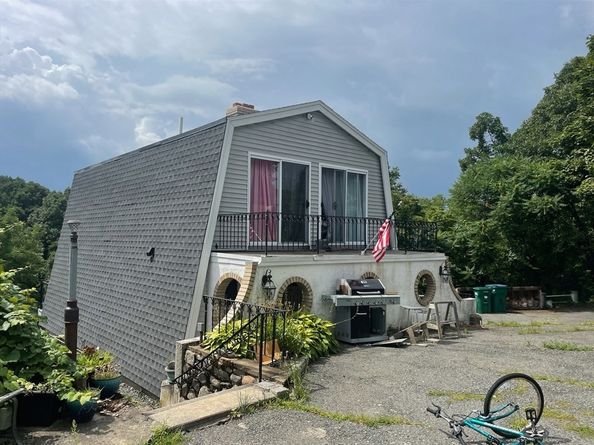 44 Valley Rd, Lynn MA 01902