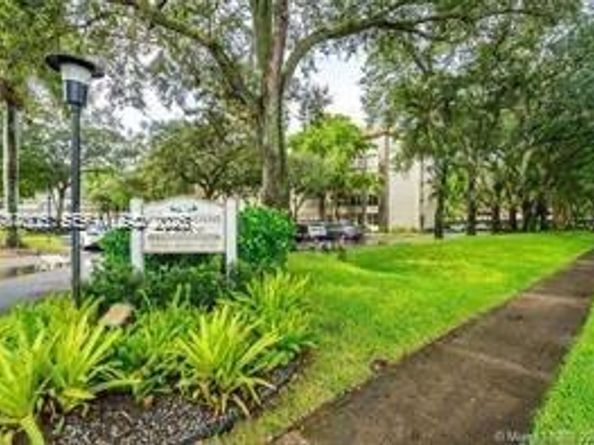6700 Cypress Rd 409, Plantation FL 33317