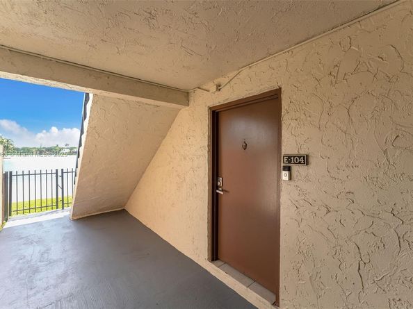 8307 SW 142nd Ave E104, Miami FL 33183