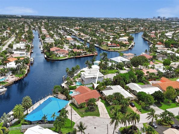 571 SE 11th St, Pompano Beach FL 33060