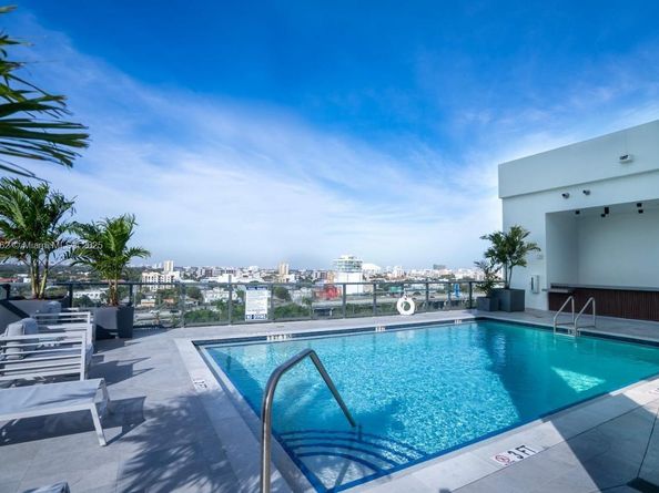 229 SW 9th St 404, Miami FL 33130