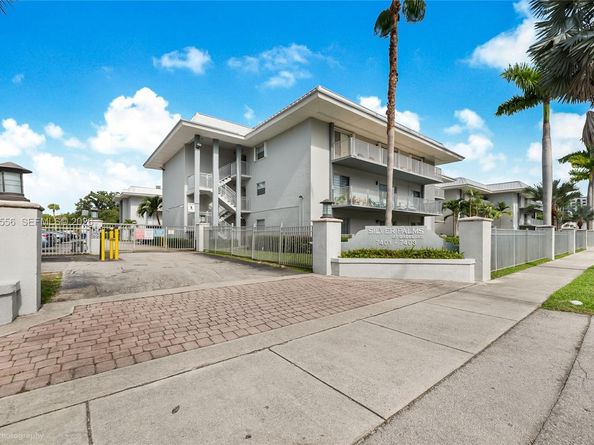 7403 SW 82nd St 210N, Miami FL 33143