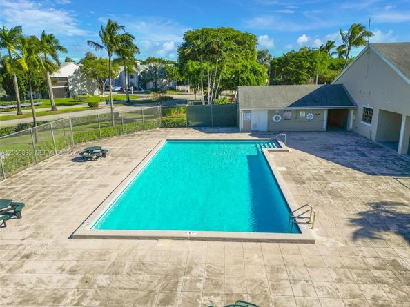 1400 Jefferson Dr 1400 B, Homestead FL 33034