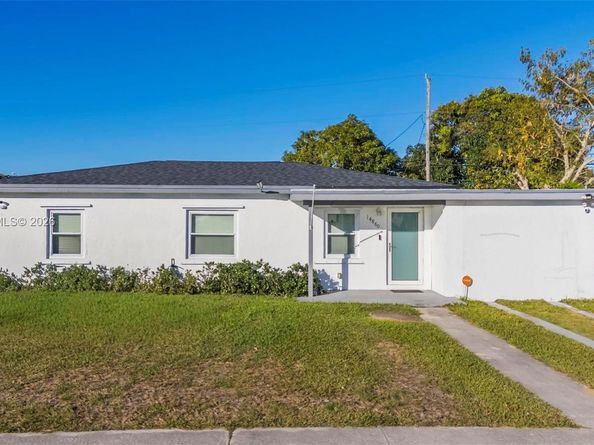 14860 Buchanan St, Miami FL 33176