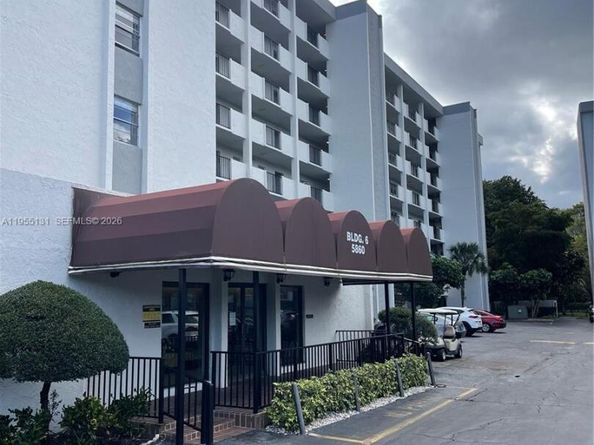 5860 NW 44th St, Lauderhill FL 33319