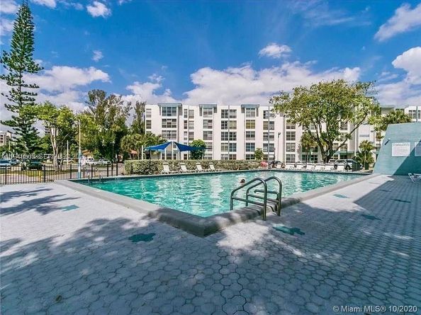 17570 Atlantic Blvd 105, Sunny Isles Beach FL 33160