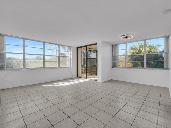 2781 Taft St 303, Hollywood FL 33020