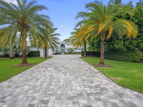 8179 Lakeview Dr, West Palm Beach FL 33412