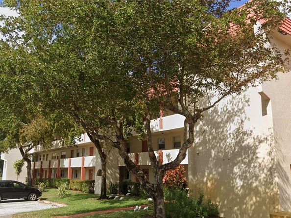 8051 N Sunrise Lakes Dr 307, Sunrise FL 33322