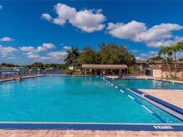 200 Ashbury Rd 205, Hollywood FL 33024