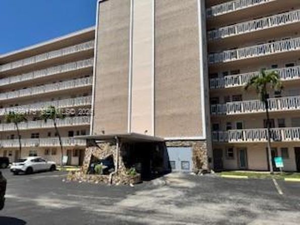 421 NE 14th Ave 401, Hallandale Beach FL 33009
