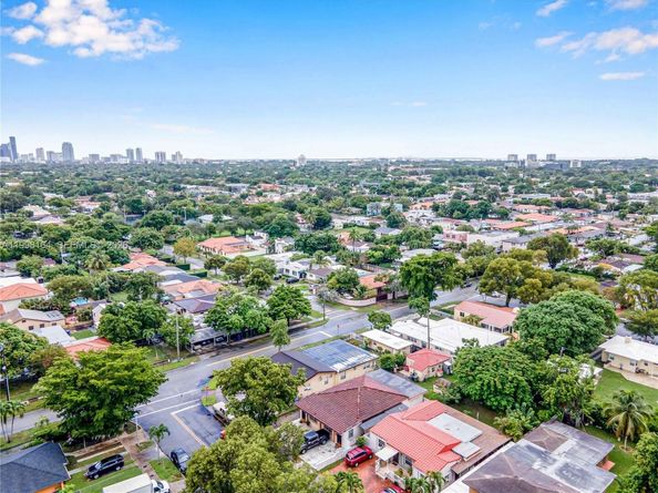 2416 SW 12th St, Miami FL 33135