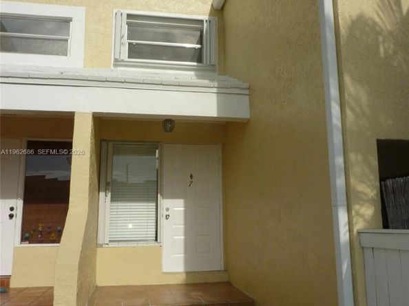 4535 SW 68th Ct Cir 7, Miami FL 33155