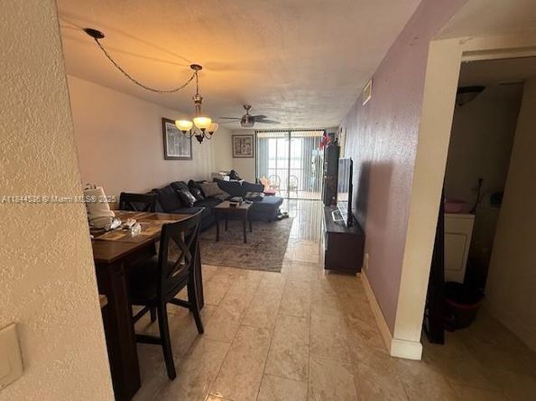 109 Lake Emerald Dr 202, Oakland Park FL 33309