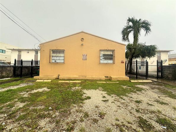 1345 SW 7th St, Miami FL 33135