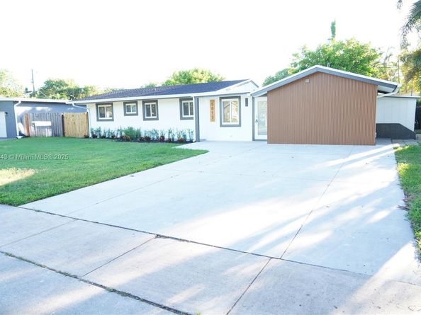 5013 SW 90th Ter, Cooper City FL 33328