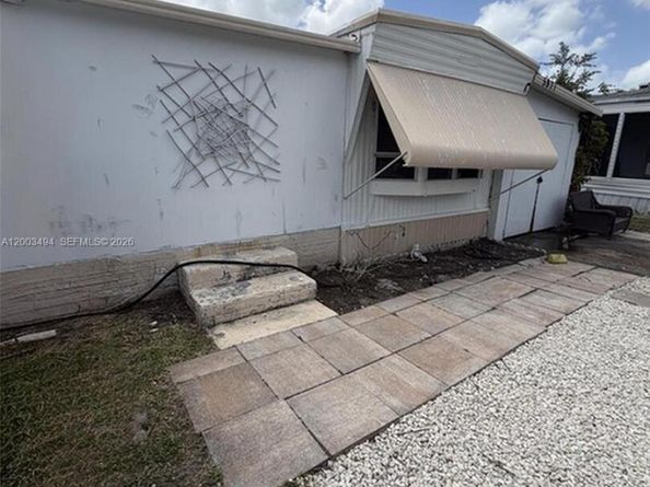 5871 SW 29th Ave, Dania Beach FL 33312