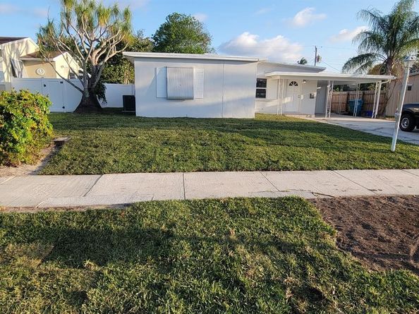 142 SE 4th Ave, Boynton Beach FL 33435