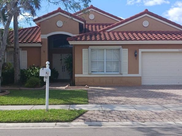 760 SW 190th Ave, Pembroke Pines FL 33029