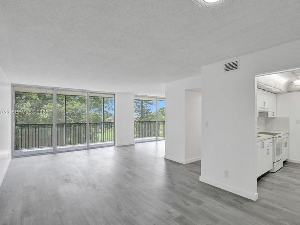 3821 Environ Blvd 403, Lauderhill FL 33319