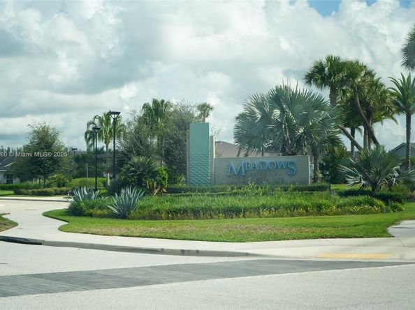 15901 Meadowlark Ct, Loxahatchee FL 33470